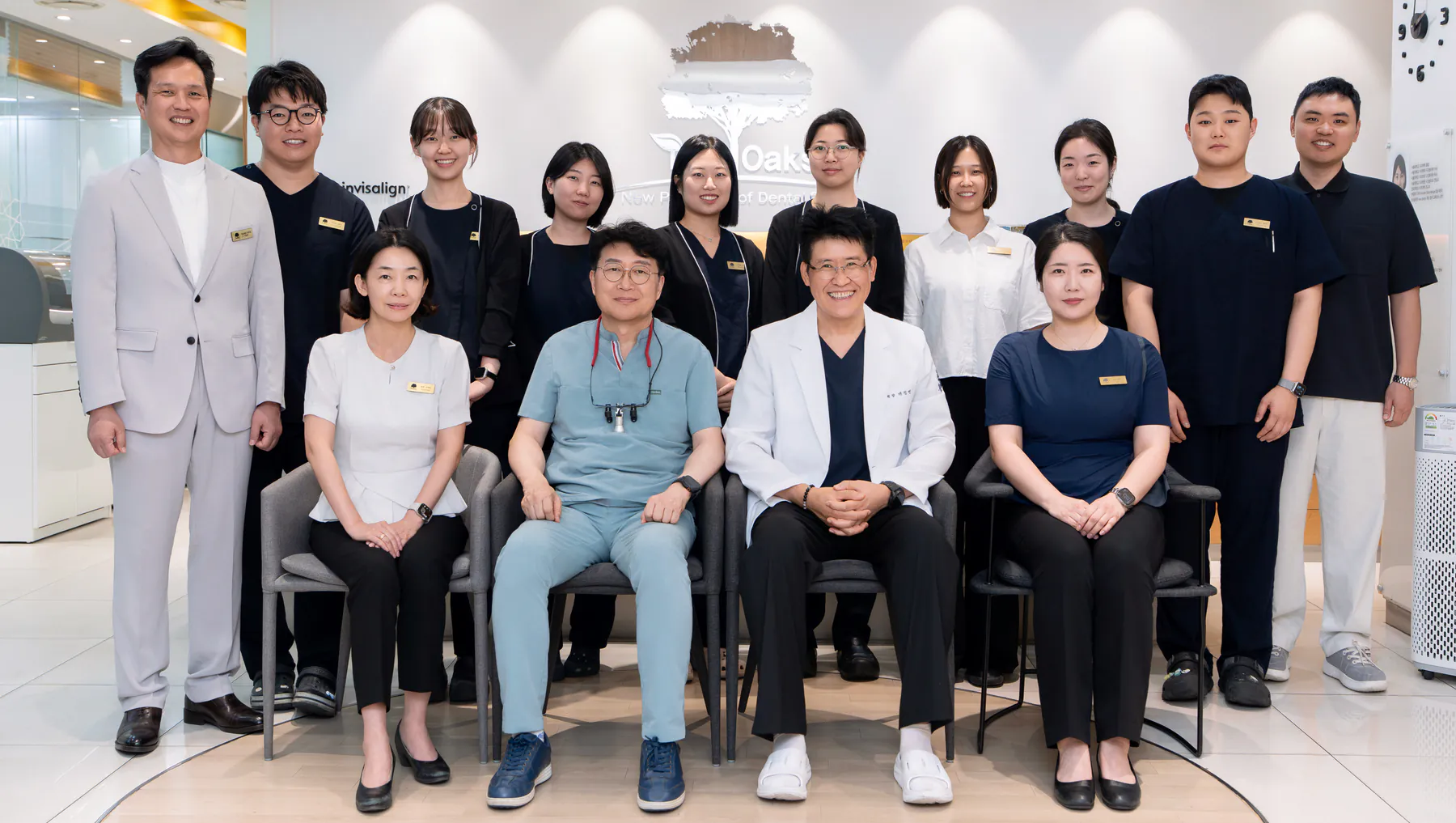 옥스치과 의료진 단체사진